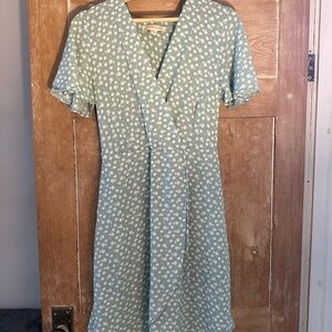 Chic Floral Midi Wrap Dress in Light Blue